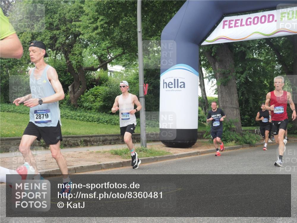 29.06.2025 - hella hamburg halbmarathon KatJ http://msf.ph/oto/8360481 29.06.2025 10:22:25 Zwischen KM18-KM19 2879 meine-sportfotos.de