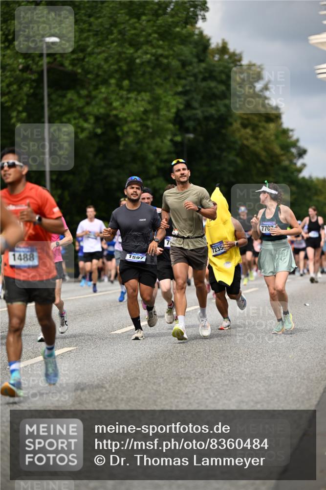 29.06.2025 - hella hamburg halbmarathon Dr. Thomas Lammeyer http://msf.ph/oto/8360484 29.06.2025 10:41:21 Kennedybrücke 56, 1022, 1118, 1253, 1276, 1488, 1490, 1597, 1948, 1952, 2072, 2104, 2199, 2272, 2552, 2811, 3165, 3230, 3398, 3428, 3714, 3873, 4733, 5146, 5224, 5560, 5786, 5940, 6584, 6804, 7202, 7235, 7707, 7823, 8257, 8258, 8315, 8758, 8937, 9054, 9055, 9918, 10024, 10112, 10476, 10762, 10798, 10862, 10931 meine-sportfotos.de