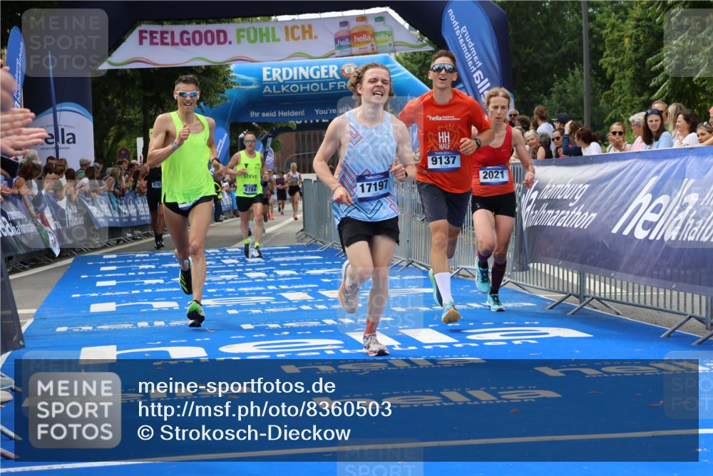 29.06.2025 - hella hamburg halbmarathon Strokosch-Dieckow http://msf.ph/oto/8360503 29.06.2025 10:29:29 Ziel 2021, 2180, 6781, 8784, 9137, 10156, 10790, 12234, 13838, 15880, 16118, 17197, 18422, 18699, 18737, 19203, 19204 meine-sportfotos.de