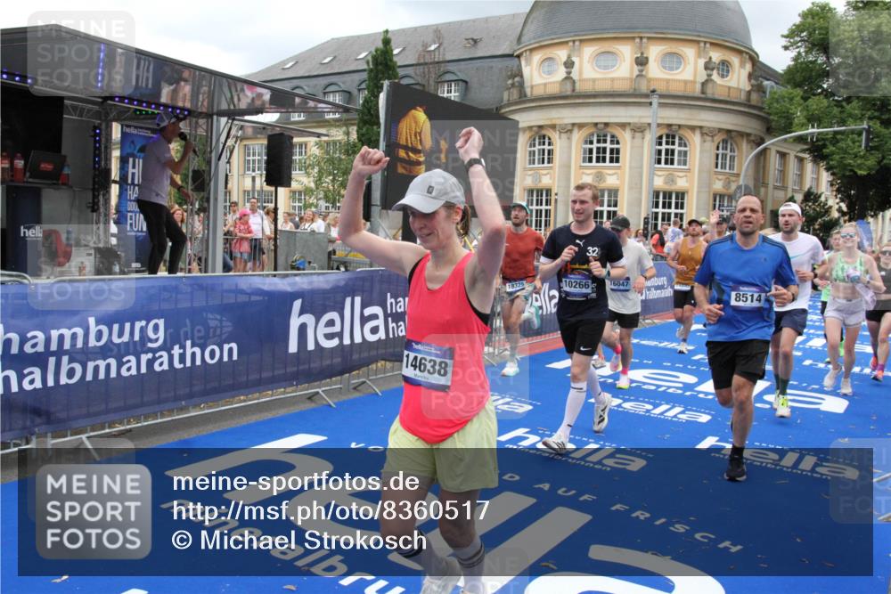 29.06.2025 - hella hamburg halbmarathon Michael Strokosch http://msf.ph/oto/8360517 29.06.2025 10:55:02 Ziel 1327, 2884, 3652, 4249, 4616, 4938, 5020, 6433, 6994, 8514, 8698, 10266, 13988, 14638, 14750, 14845, 15126, 15156, 15879, 16047, 16623, 16868, 18181, 18325 meine-sportfotos.de