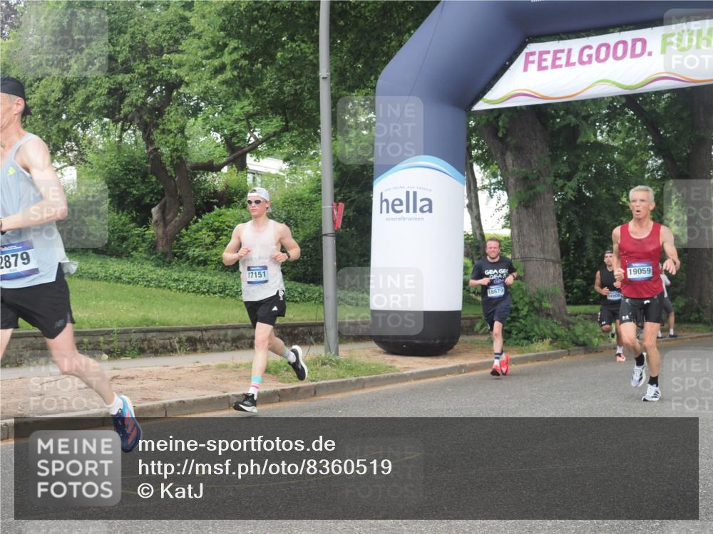 29.06.2025 - hella hamburg halbmarathon KatJ http://msf.ph/oto/8360519 29.06.2025 10:22:26 Zwischen KM18-KM19 2879 meine-sportfotos.de