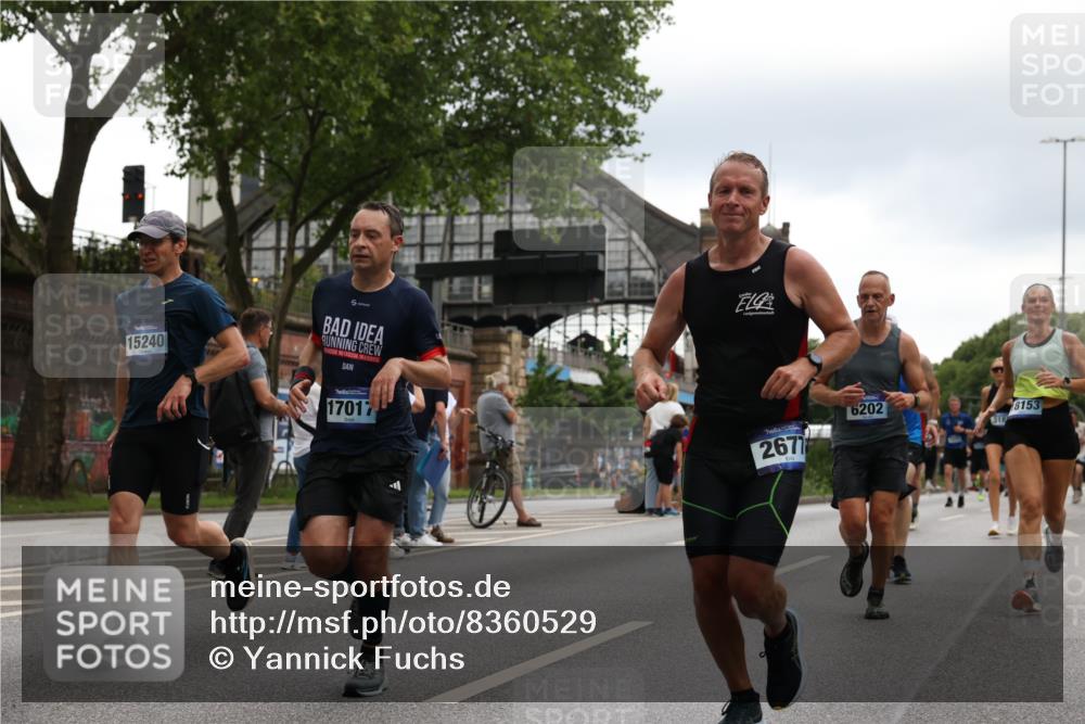 29.06.2025 - hella hamburg halbmarathon Yannick Fuchs http://msf.ph/oto/8360529 29.06.2025 10:53:11 20KM 1285, 2006, 2348, 2584, 2677, 2957, 2978, 3181, 3279, 3425, 3983, 4088, 4592, 5347, 5633, 5885, 6087, 6202, 6208, 6220, 6438, 6636, 6997, 7031, 7223, 7287, 7476, 8290, 9655, 10036, 10759, 10896, 10943, 11935, 11938, 12206, 12261, 12564, 12633, 12862, 13407, 13583, 13761, 14375, 14567, 14631, 14732, 14902, 14965, 15232, 15240, 15263, 15284, 15824, 16160, 16341, 16563, 16910, 16980, 17017, 17346, 17503, 17630, 18153, 18266, 18327, 18467, 18716, 19015, 19160 meine-sportfotos.de