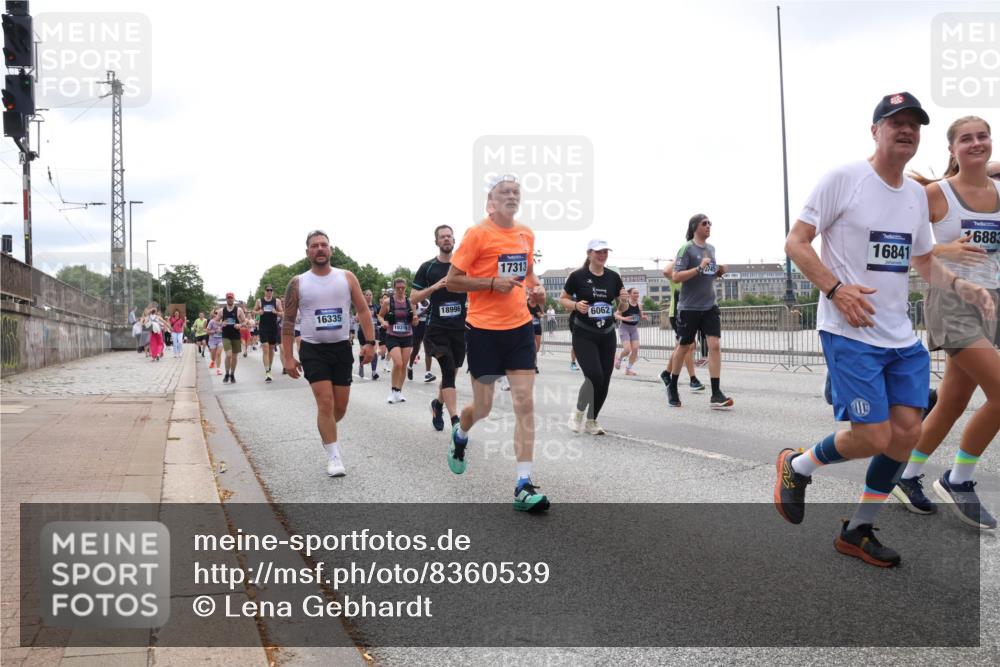 29.06.2025 - hella hamburg halbmarathon Lena Gebhardt http://msf.ph/oto/8360539 29.06.2025 10:39:13 Lombardsbrücke 16335, 10315, 18996, 17313, 6062, 16841, 16883, 1232, 1390, 1451, 1760, 1856, 1883, 2092, 2524, 2534, 2571, 2574, 2843, 2893, 2998, 3275, 3307, 3353, 3727, 3745, 3927, 4257, 4320, 4410, 4523, 4603, 4659, 4855, 4882, 4964, 6062, 6112, 6321, 6342, 6343, 6611, 6748, 7263, 7341, 7501, 7506, 7524, 7589, 7684, 7815, 8203, 8243, 8367, 8457, 8783, 9393, 9420, 9446, 9698, 9708, 9974, 9977, 10001, 10072, 10315, 10512, 10516, 10554, 13060 meine-sportfotos.de