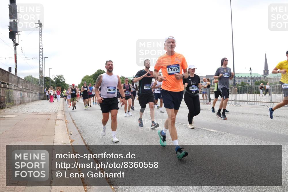 29.06.2025 - hella hamburg halbmarathon Lena Gebhardt http://msf.ph/oto/8360558 29.06.2025 10:39:14 Lombardsbrücke 16335, 10315, 17313, 18996, 781, 6062, 3745, 106, 1232, 1390, 1451, 1760, 1856, 1883, 2092, 2524, 2534, 2571, 2574, 2843, 2893, 2998, 3275, 3307, 3353, 3727, 3745, 3927, 4257, 4320, 4410, 4523, 4603, 4659, 4855, 4882, 4964, 6062, 6112, 6321, 6342, 6343, 6611, 6748, 7263, 7341, 7501, 7506, 7524, 7589, 7684, 7815, 8203, 8243, 8367, 8457, 8783, 8995, 9393, 9420, 9446, 9698, 9708, 9974, 9977, 10001, 10072, 10315, 10512, 10516, 10554, 13060 meine-sportfotos.de