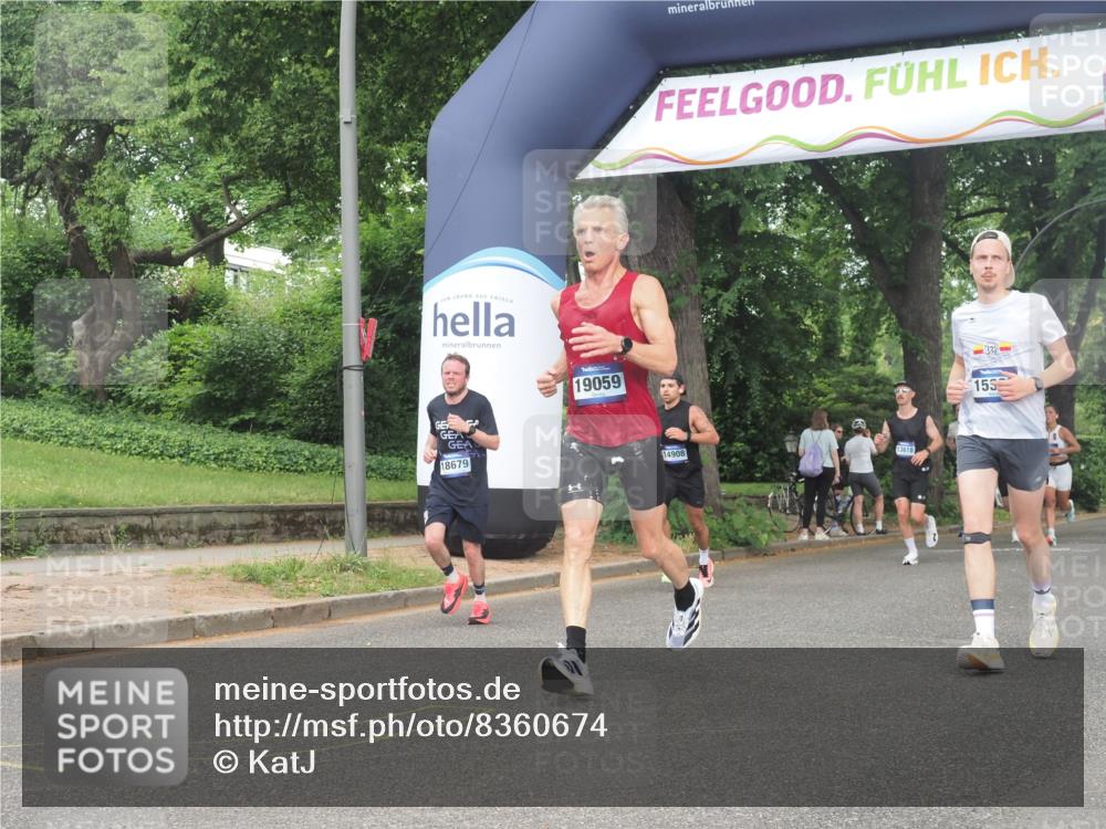 29.06.2025 - hella hamburg halbmarathon KatJ http://msf.ph/oto/8360674 29.06.2025 10:22:26 Zwischen KM18-KM19 2879 meine-sportfotos.de