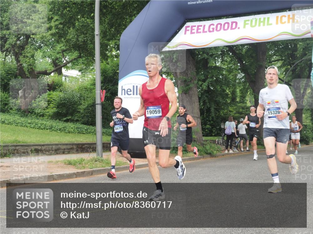 29.06.2025 - hella hamburg halbmarathon KatJ http://msf.ph/oto/8360717 29.06.2025 10:22:27 Zwischen KM18-KM19 2879 meine-sportfotos.de