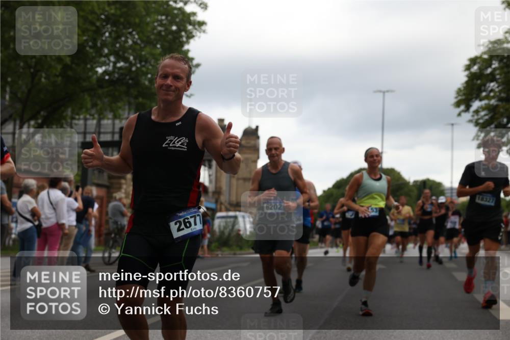 29.06.2025 - hella hamburg halbmarathon Yannick Fuchs http://msf.ph/oto/8360757 29.06.2025 10:53:12 20KM 1285, 2006, 2348, 2584, 2677, 2957, 2978, 3114, 3181, 3279, 3425, 3983, 4088, 4592, 5347, 5633, 5885, 6087, 6202, 6208, 6220, 6438, 6636, 6997, 7031, 7223, 7287, 7476, 8290, 9655, 10036, 10759, 10896, 10943, 11935, 11938, 12206, 12261, 12564, 12633, 12736, 12862, 13583, 13761, 14375, 14567, 14732, 14902, 14965, 15232, 15240, 15284, 15824, 16160, 16341, 16563, 16910, 16980, 17017, 17346, 17503, 17630, 18153, 18266, 18327, 18467, 18716, 19015, 19160 meine-sportfotos.de