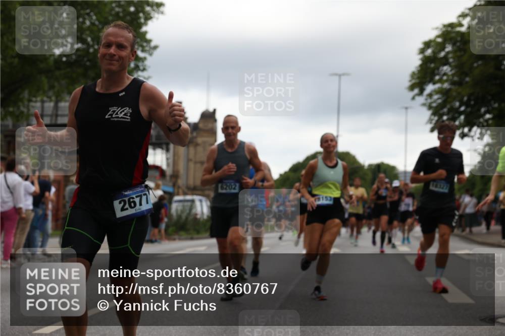 29.06.2025 - hella hamburg halbmarathon Yannick Fuchs http://msf.ph/oto/8360767 29.06.2025 10:53:12 20KM 1285, 2006, 2348, 2584, 2677, 2957, 2978, 3114, 3181, 3279, 3425, 3983, 4088, 4592, 5347, 5633, 5885, 6087, 6202, 6208, 6220, 6438, 6636, 6997, 7031, 7223, 7287, 7476, 8290, 9655, 10036, 10759, 10896, 10943, 11935, 11938, 12206, 12261, 12564, 12633, 12736, 12862, 13583, 13761, 14375, 14567, 14732, 14902, 14965, 15232, 15240, 15284, 15824, 16160, 16341, 16563, 16910, 16980, 17017, 17346, 17503, 17630, 18153, 18266, 18327, 18467, 18716, 19015, 19160 meine-sportfotos.de