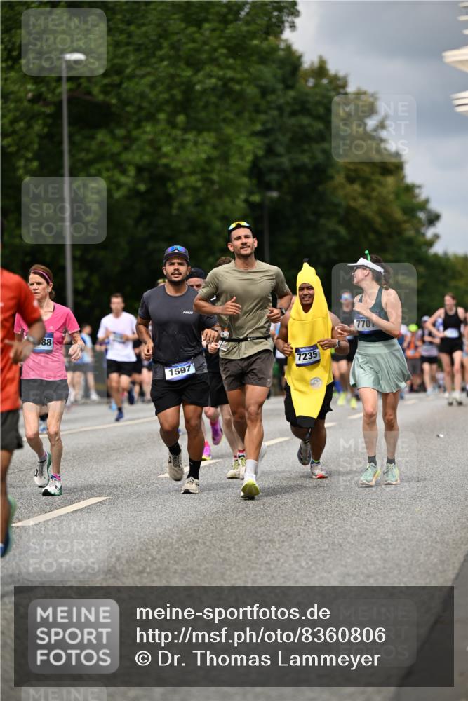 29.06.2025 - hella hamburg halbmarathon Dr. Thomas Lammeyer http://msf.ph/oto/8360806 29.06.2025 10:41:21 Kennedybrücke 56, 1022, 1118, 1253, 1276, 1488, 1490, 1597, 1948, 1952, 2072, 2104, 2199, 2272, 2552, 2811, 3165, 3230, 3398, 3428, 3714, 3873, 4733, 5146, 5224, 5560, 5786, 5940, 6584, 6804, 7202, 7235, 7707, 7823, 8257, 8258, 8315, 8758, 8937, 9054, 9055, 9918, 10024, 10112, 10476, 10762, 10798, 10862, 10931 meine-sportfotos.de