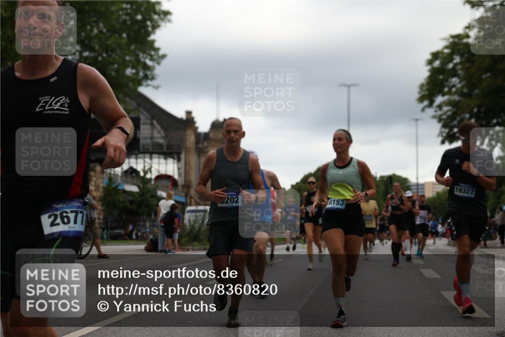 29.06.2025 - hella hamburg halbmarathon Yannick Fuchs http://msf.ph/oto/8360820 29.06.2025 10:53:12 20KM 1285, 2006, 2348, 2584, 2677, 2957, 2978, 3114, 3181, 3279, 3425, 3983, 4088, 4592, 5347, 5633, 5885, 6087, 6202, 6208, 6220, 6438, 6636, 6997, 7031, 7223, 7287, 7476, 8290, 9655, 10036, 10759, 10896, 10943, 11935, 11938, 12206, 12261, 12564, 12633, 12736, 12862, 13583, 13761, 14375, 14567, 14732, 14902, 14965, 15232, 15240, 15284, 15824, 16160, 16341, 16563, 16910, 16980, 17017, 17346, 17503, 17630, 18153, 18266, 18327, 18467, 18716, 19015, 19160 meine-sportfotos.de