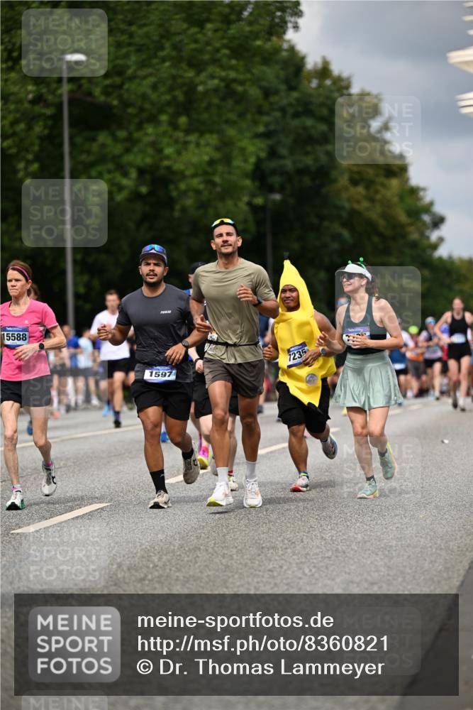 29.06.2025 - hella hamburg halbmarathon Dr. Thomas Lammeyer http://msf.ph/oto/8360821 29.06.2025 10:41:22 Kennedybrücke 56, 1022, 1118, 1253, 1276, 1488, 1490, 1597, 1819, 1952, 2072, 2104, 2199, 2272, 2552, 3165, 3230, 3398, 3428, 3714, 3873, 4347, 4733, 5146, 5224, 5560, 5786, 5940, 6584, 6804, 7202, 7235, 7707, 7823, 8257, 8258, 8315, 8758, 8937, 9054, 9055, 9918, 10024, 10112, 10476, 10762, 10798, 10862, 10931 meine-sportfotos.de