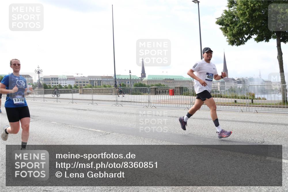 29.06.2025 - hella hamburg halbmarathon Lena Gebhardt http://msf.ph/oto/8360851 29.06.2025 10:14:09 Lombardsbrücke 13788, 4032, 1131, 1194, 1480, 1890, 2359, 2987, 3939, 4001, 4032, 4962, 5631, 5719, 6028, 6083, 6089, 6287, 6366, 6710, 7209, 7442, 7462, 7840, 7991, 8001, 8057, 8409, 8673, 8892, 9631, 9845, 9886, 10442, 10443, 10977, 11441, 11987, 12313, 12467, 12797, 12938, 13237, 13285, 13788, 14488, 15085, 15482, 15721, 15722, 15840, 16126, 17439, 17985, 18041, 18236, 18239 meine-sportfotos.de