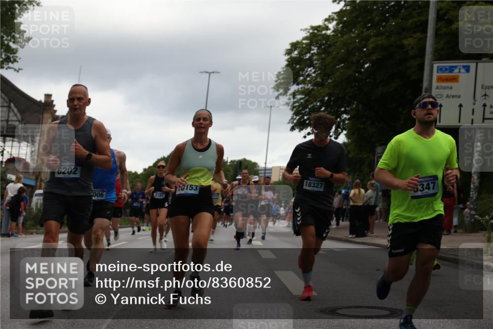 29.06.2025 - hella hamburg halbmarathon Yannick Fuchs http://msf.ph/oto/8360852 29.06.2025 10:53:12 20KM 1285, 2006, 2348, 2584, 2677, 2957, 2978, 3114, 3181, 3279, 3425, 3983, 4088, 4592, 5347, 5633, 5885, 6087, 6202, 6208, 6220, 6438, 6636, 6997, 7031, 7223, 7287, 7476, 8290, 9655, 10036, 10759, 10896, 10943, 11935, 11938, 12206, 12261, 12564, 12633, 12736, 12862, 13583, 13761, 14375, 14567, 14732, 14902, 14965, 15232, 15240, 15284, 15824, 16160, 16341, 16563, 16910, 16980, 17017, 17346, 17503, 17630, 18153, 18266, 18327, 18467, 18716, 19015, 19160 meine-sportfotos.de