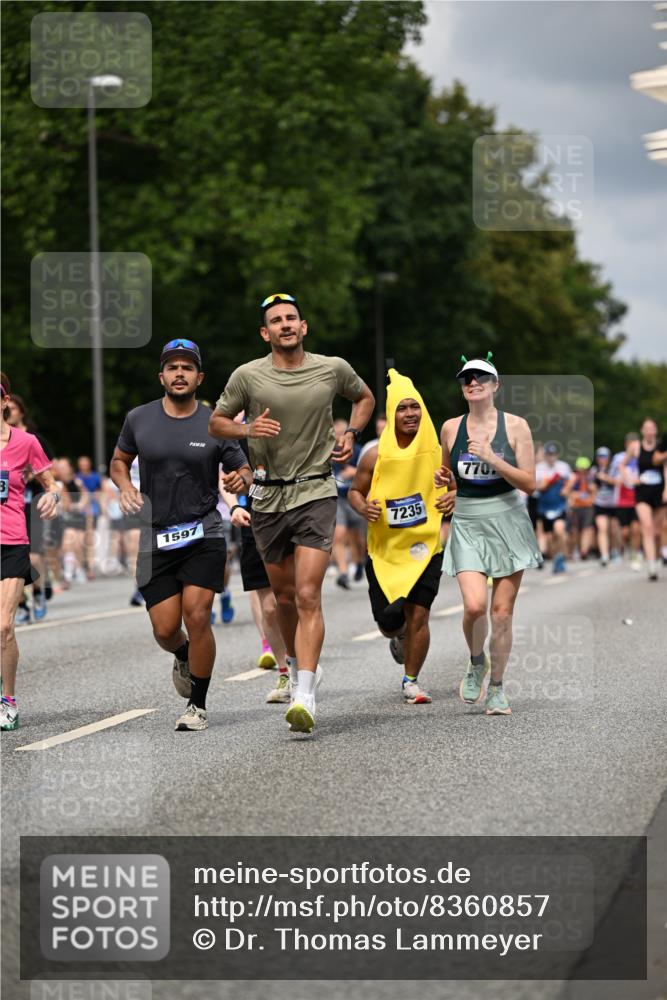 29.06.2025 - hella hamburg halbmarathon Dr. Thomas Lammeyer http://msf.ph/oto/8360857 29.06.2025 10:41:22 Kennedybrücke 56, 1022, 1118, 1253, 1276, 1488, 1490, 1597, 1819, 1952, 2072, 2104, 2199, 2272, 2552, 3165, 3230, 3398, 3428, 3714, 3873, 4347, 4733, 5146, 5224, 5560, 5786, 5940, 6584, 6804, 7202, 7235, 7707, 7823, 8257, 8258, 8315, 8758, 8937, 9054, 9055, 9918, 10024, 10112, 10476, 10762, 10798, 10862, 10931 meine-sportfotos.de