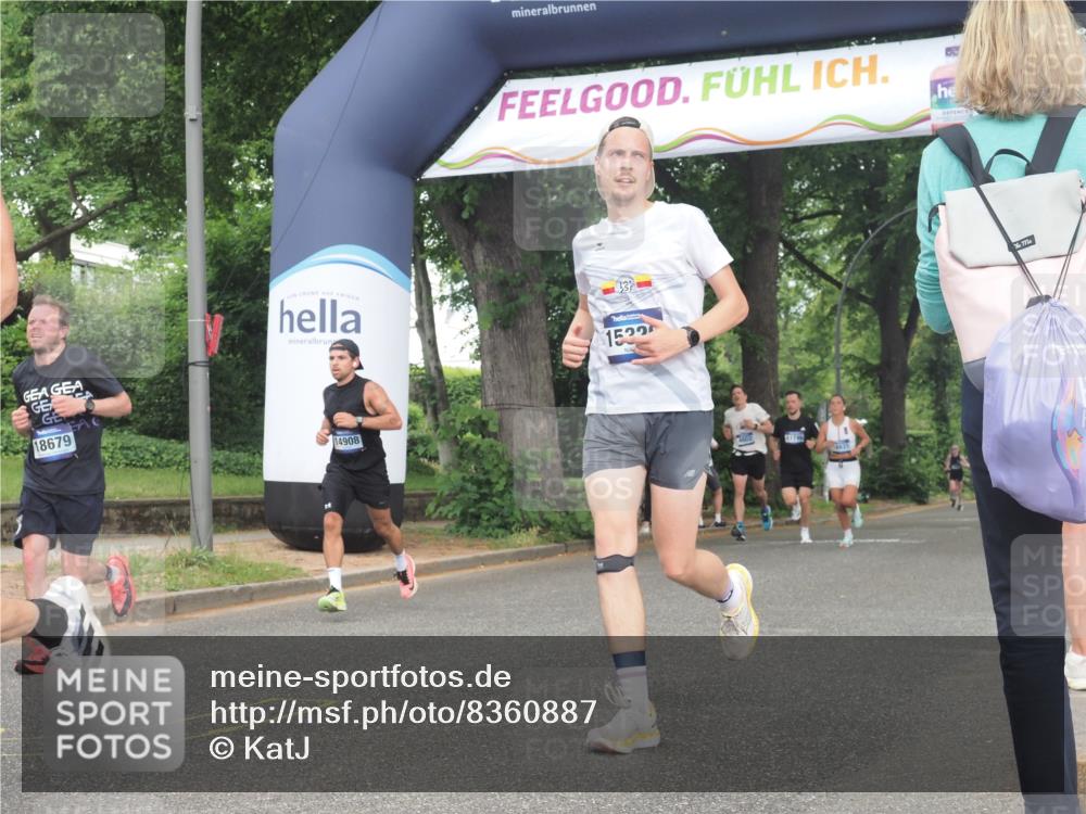 29.06.2025 - hella hamburg halbmarathon KatJ http://msf.ph/oto/8360887 29.06.2025 10:22:27 Zwischen KM18-KM19 2879 meine-sportfotos.de
