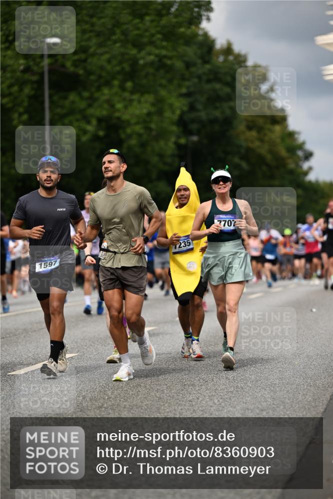 29.06.2025 - hella hamburg halbmarathon Dr. Thomas Lammeyer http://msf.ph/oto/8360903 29.06.2025 10:41:23 Kennedybrücke 56, 1022, 1118, 1253, 1276, 1488, 1490, 1597, 1819, 1952, 2072, 2104, 2199, 2272, 2552, 3165, 3230, 3398, 3428, 3714, 3873, 4347, 4733, 5146, 5224, 5560, 5786, 5940, 6584, 6804, 6821, 7202, 7235, 7707, 7823, 8257, 8258, 8315, 8758, 9054, 9055, 9918, 10024, 10112, 10476, 10762, 10798, 10862, 10919, 10931 meine-sportfotos.de