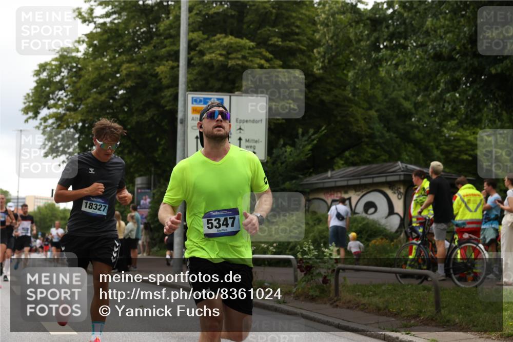 29.06.2025 - hella hamburg halbmarathon Yannick Fuchs http://msf.ph/oto/8361024 29.06.2025 10:53:12 20KM 1285, 2006, 2348, 2584, 2677, 2957, 2978, 3114, 3181, 3279, 3425, 3983, 4088, 4592, 5347, 5633, 5885, 6087, 6202, 6208, 6220, 6438, 6636, 6997, 7031, 7223, 7287, 7476, 8290, 9655, 10036, 10759, 10896, 10943, 11935, 11938, 12206, 12261, 12564, 12633, 12736, 12862, 13583, 13761, 14375, 14567, 14732, 14902, 14965, 15232, 15240, 15284, 15824, 16160, 16341, 16563, 16910, 16980, 17017, 17346, 17503, 17630, 18153, 18266, 18327, 18467, 18716, 19015, 19160 meine-sportfotos.de