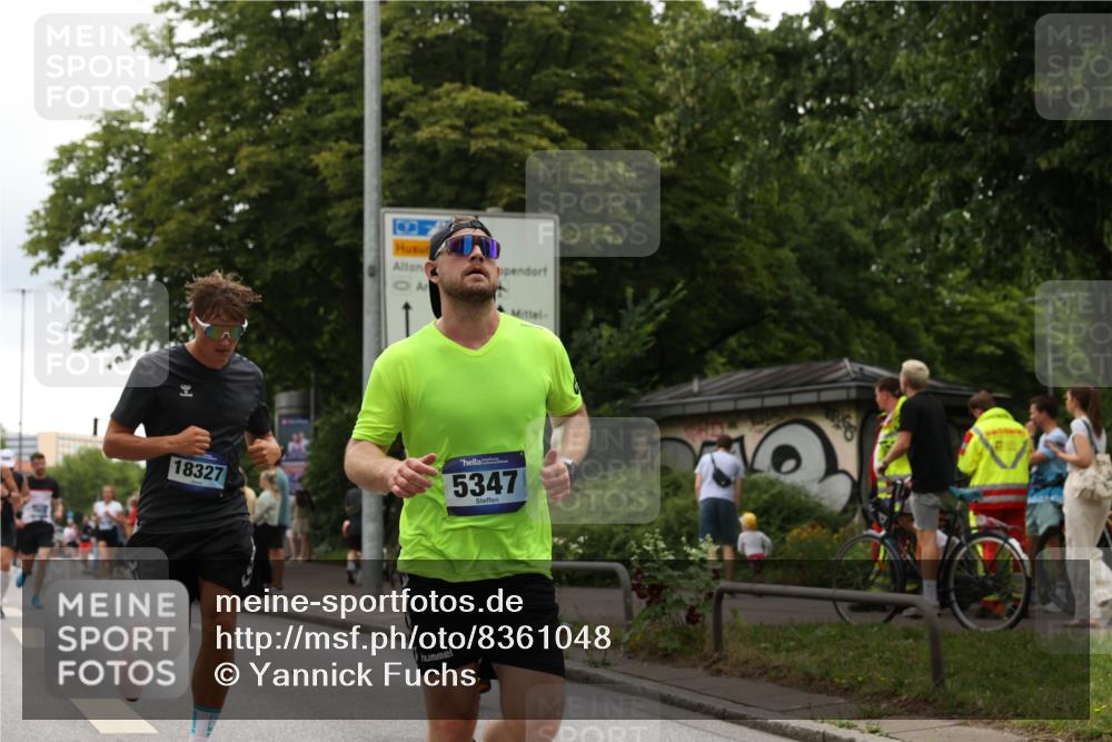 29.06.2025 - hella hamburg halbmarathon Yannick Fuchs http://msf.ph/oto/8361048 29.06.2025 10:53:12 20KM 1285, 2006, 2348, 2584, 2677, 2957, 2978, 3114, 3181, 3279, 3425, 3983, 4088, 4592, 5347, 5633, 5885, 6087, 6202, 6208, 6220, 6438, 6636, 6997, 7031, 7223, 7287, 7476, 8290, 9655, 10036, 10759, 10896, 10943, 11935, 11938, 12206, 12261, 12564, 12633, 12736, 12862, 13583, 13761, 14375, 14567, 14732, 14902, 14965, 15232, 15240, 15284, 15824, 16160, 16341, 16563, 16910, 16980, 17017, 17346, 17503, 17630, 18153, 18266, 18327, 18467, 18716, 19015, 19160 meine-sportfotos.de