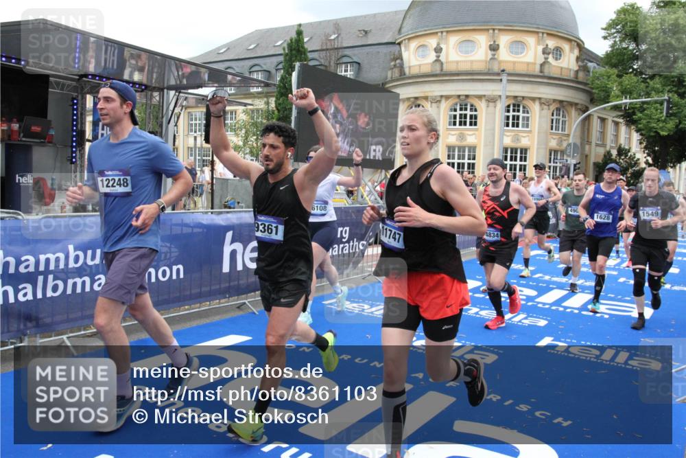 29.06.2025 - hella hamburg halbmarathon Michael Strokosch http://msf.ph/oto/8361103 29.06.2025 10:55:16 Ziel 1549, 1628, 2119, 2448, 3041, 3945, 4903, 6355, 6891, 8973, 9361, 10188, 10191, 10192, 10263, 10582, 11747, 12248, 12961, 14834, 15854, 16108, 16521, 18031, 18966 meine-sportfotos.de
