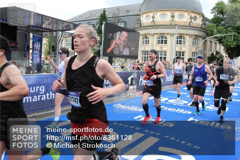 29.06.2025 - hella hamburg halbmarathon Michael Strokosch http://msf.ph/oto/8361128 29.06.2025 10:55:16 Ziel 1549, 1628, 2119, 2448, 3041, 3945, 4903, 6355, 6891, 8973, 9361, 10188, 10191, 10192, 10263, 10582, 11747, 12248, 12961, 14834, 15854, 16108, 16521, 18031, 18966 meine-sportfotos.de