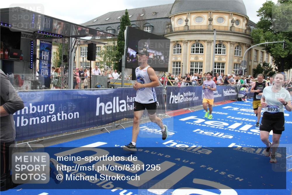 29.06.2025 - hella hamburg halbmarathon Michael Strokosch http://msf.ph/oto/8361295 29.06.2025 10:55:20 Ziel 4903, 5643, 6723, 6891, 8973, 10188, 10263, 10582, 11184, 12526, 13470, 15854, 16521, 18031, 18290, 18380, 18531, 18966 meine-sportfotos.de
