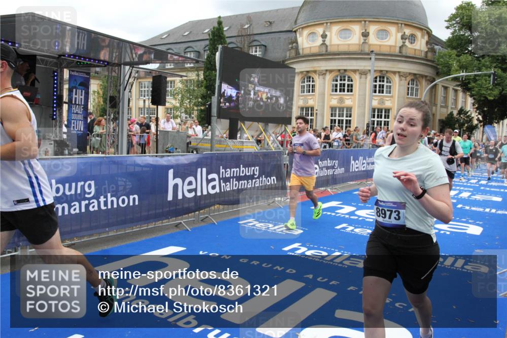 29.06.2025 - hella hamburg halbmarathon Michael Strokosch http://msf.ph/oto/8361321 29.06.2025 10:55:20 Ziel 4903, 5643, 6723, 6891, 8973, 10188, 10263, 10582, 11184, 12526, 13470, 15854, 16521, 18031, 18290, 18380, 18531, 18966 meine-sportfotos.de