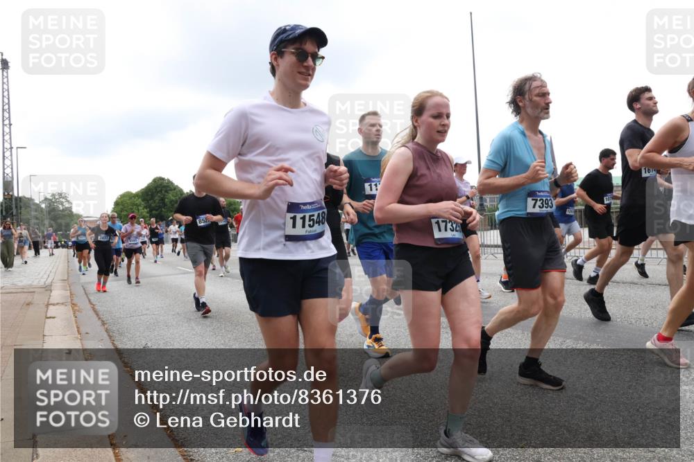 29.06.2025 - hella hamburg halbmarathon Lena Gebhardt http://msf.ph/oto/8361376 29.06.2025 10:48:20 Lombardsbrücke 2037, 5585, 852, 11548, 11, 17325, 7393, 1243, 10, 161, 1142, 1157, 1174, 1175, 1392, 1584, 1645, 1701, 2037, 2163, 2195, 2197, 2418, 2475, 2627, 2650, 2756, 2909, 2958, 3224, 3320, 3468, 3504, 3661, 3679, 3933, 4327, 4588, 4856, 5585, 5781, 5886, 5952, 6143, 7240, 7393, 7394, 7532, 7916, 8077, 8461, 8521, 8719, 8760, 8774, 8948, 9356, 9775, 9787, 9921, 10059, 10145, 10777, 10794, 11548, 11742, 11781, 13814, 15715, 16498, 16499 meine-sportfotos.de