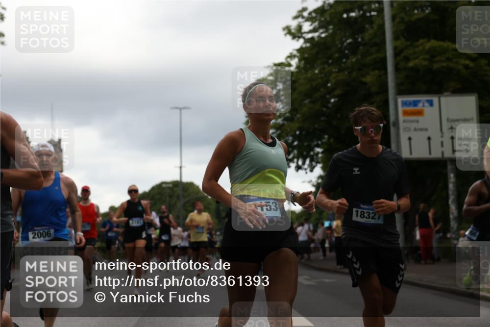 29.06.2025 - hella hamburg halbmarathon Yannick Fuchs http://msf.ph/oto/8361393 29.06.2025 10:53:13 20KM 1285, 2006, 2348, 2584, 2677, 2957, 2978, 3114, 3181, 3279, 3425, 3983, 4088, 4592, 5347, 5633, 5885, 6087, 6202, 6220, 6438, 6997, 7031, 7223, 7287, 7476, 8290, 9655, 10036, 10587, 10759, 10896, 10943, 11935, 11938, 12206, 12261, 12564, 12633, 12736, 12862, 13583, 13761, 14375, 14567, 14732, 14902, 14965, 15232, 15240, 15284, 15824, 16160, 16341, 16563, 16910, 16980, 17017, 17346, 17503, 17630, 18153, 18266, 18327, 18467, 18716, 19015, 19160 meine-sportfotos.de