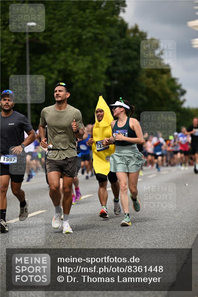29.06.2025 - hella hamburg halbmarathon Dr. Thomas Lammeyer http://msf.ph/oto/8361448 29.06.2025 10:41:23 Kennedybrücke 56, 1022, 1118, 1253, 1276, 1488, 1490, 1597, 1819, 1952, 2072, 2104, 2199, 2272, 2552, 3165, 3230, 3398, 3428, 3714, 3873, 4347, 4733, 5146, 5224, 5560, 5786, 5940, 6584, 6804, 6821, 7202, 7235, 7707, 7823, 8257, 8258, 8315, 8758, 9054, 9055, 9918, 10024, 10112, 10476, 10762, 10798, 10862, 10919, 10931 meine-sportfotos.de