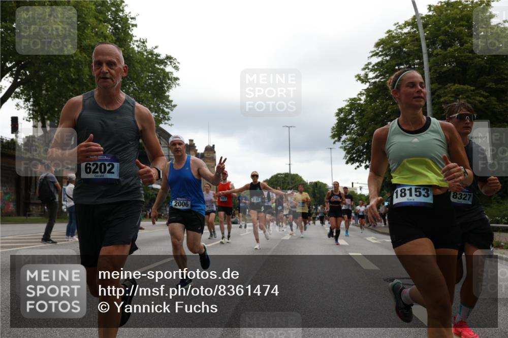 29.06.2025 - hella hamburg halbmarathon Yannick Fuchs http://msf.ph/oto/8361474 29.06.2025 10:53:13 20KM 1285, 2006, 2348, 2584, 2677, 2957, 2978, 3114, 3181, 3279, 3425, 3983, 4088, 4592, 5347, 5633, 5885, 6087, 6202, 6220, 6438, 6997, 7031, 7223, 7287, 7476, 8290, 9655, 10036, 10587, 10759, 10896, 10943, 11935, 11938, 12206, 12261, 12564, 12633, 12736, 12862, 13583, 13761, 14375, 14567, 14732, 14902, 14965, 15232, 15240, 15284, 15824, 16160, 16341, 16563, 16910, 16980, 17017, 17346, 17503, 17630, 18153, 18266, 18327, 18467, 18716, 19015, 19160 meine-sportfotos.de