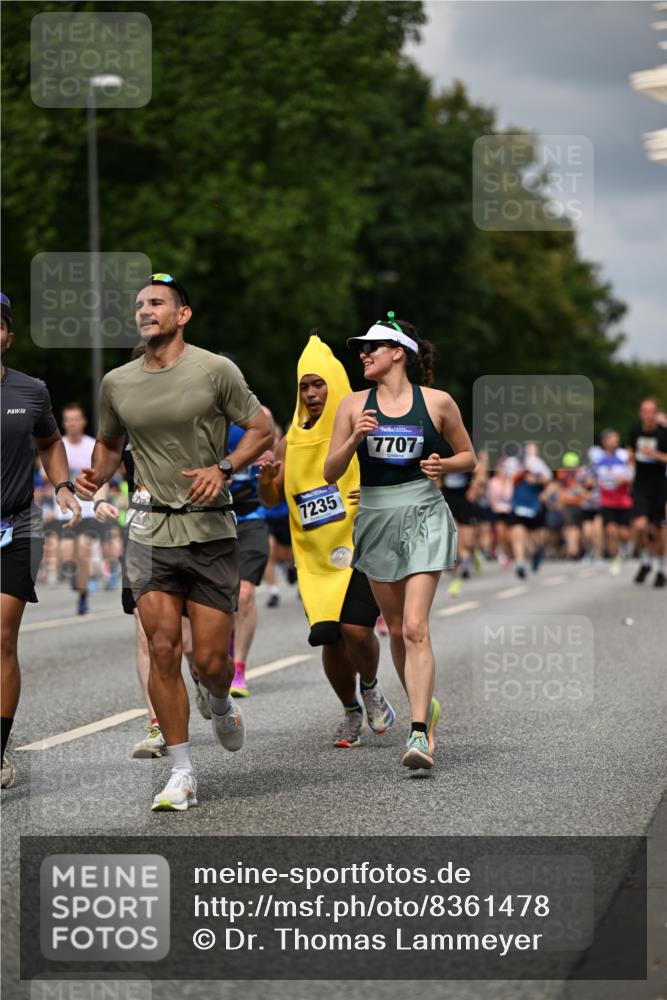 29.06.2025 - hella hamburg halbmarathon Dr. Thomas Lammeyer http://msf.ph/oto/8361478 29.06.2025 10:41:23 Kennedybrücke 56, 1022, 1118, 1253, 1276, 1488, 1490, 1597, 1819, 1952, 2072, 2104, 2199, 2272, 2552, 3165, 3230, 3398, 3428, 3714, 3873, 4347, 4733, 5146, 5224, 5560, 5786, 5940, 6584, 6804, 6821, 7202, 7235, 7707, 7823, 8257, 8258, 8315, 8758, 9054, 9055, 9918, 10024, 10112, 10476, 10762, 10798, 10862, 10919, 10931 meine-sportfotos.de