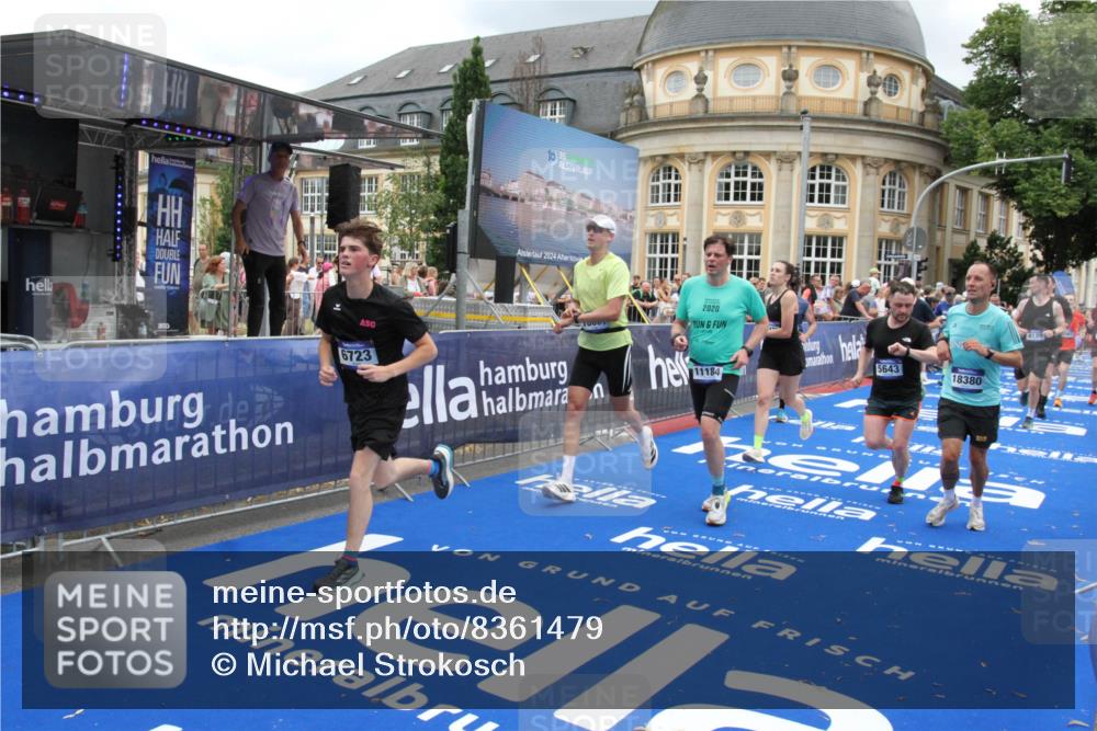 29.06.2025 - hella hamburg halbmarathon Michael Strokosch http://msf.ph/oto/8361479 29.06.2025 10:55:24 Ziel 1130, 4189, 5287, 5643, 6723, 6938, 8487, 10263, 11184, 12526, 13236, 13470, 16985, 17603, 17940, 18290, 18380, 18531 meine-sportfotos.de