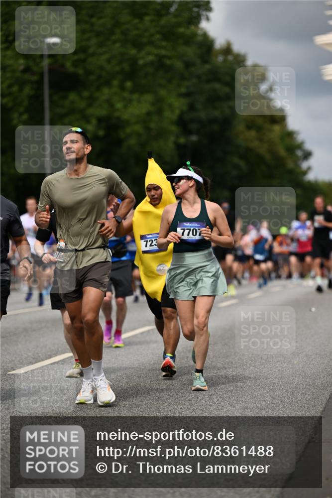 29.06.2025 - hella hamburg halbmarathon Dr. Thomas Lammeyer http://msf.ph/oto/8361488 29.06.2025 10:41:23 Kennedybrücke 56, 1022, 1118, 1253, 1276, 1488, 1490, 1597, 1819, 1952, 2072, 2104, 2199, 2272, 2552, 3165, 3230, 3398, 3428, 3714, 3873, 4347, 4733, 5146, 5224, 5560, 5786, 5940, 6584, 6804, 6821, 7202, 7235, 7707, 7823, 8257, 8258, 8315, 8758, 9054, 9055, 9918, 10024, 10112, 10476, 10762, 10798, 10862, 10919, 10931 meine-sportfotos.de