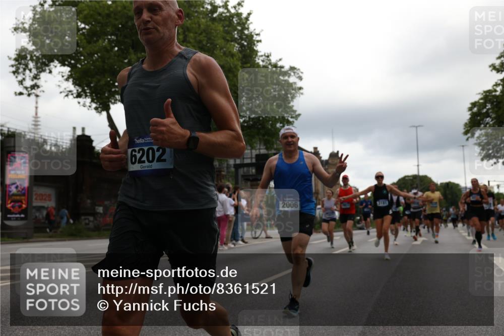 29.06.2025 - hella hamburg halbmarathon Yannick Fuchs http://msf.ph/oto/8361521 29.06.2025 10:53:14 20KM 1285, 2006, 2348, 2584, 2677, 2957, 2978, 3114, 3181, 3279, 3425, 3983, 4088, 4592, 5347, 5633, 5885, 6087, 6202, 6220, 6438, 6997, 7031, 7223, 7287, 7476, 8290, 9655, 10036, 10587, 10759, 10896, 10943, 11935, 11938, 12206, 12261, 12564, 12633, 12736, 12862, 13583, 13761, 14375, 14567, 14732, 14902, 14965, 15232, 15240, 15284, 15824, 16160, 16341, 16563, 16910, 16980, 17017, 17346, 17503, 17630, 18153, 18266, 18327, 18467, 18716, 19015, 19160 meine-sportfotos.de