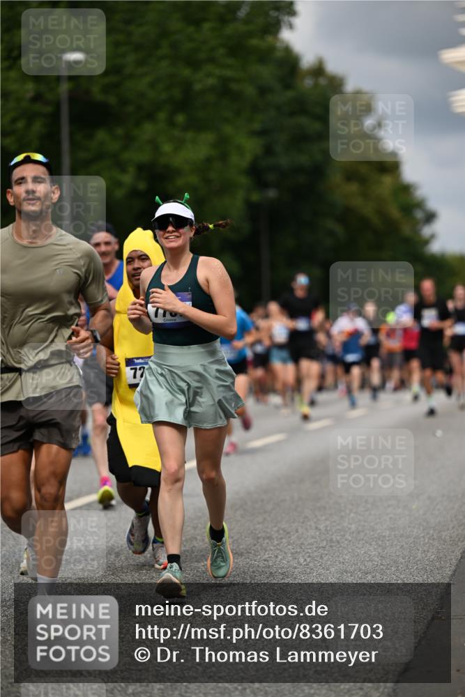 29.06.2025 - hella hamburg halbmarathon Dr. Thomas Lammeyer http://msf.ph/oto/8361703 29.06.2025 10:41:24 Kennedybrücke 56, 1022, 1118, 1253, 1276, 1339, 1488, 1490, 1597, 1819, 1952, 2072, 2104, 2199, 2272, 2552, 3165, 3230, 3398, 3428, 3714, 3873, 4347, 4618, 4733, 5146, 5224, 5560, 5786, 5940, 6243, 6584, 6804, 6821, 7202, 7235, 7707, 7823, 8257, 8258, 8315, 8758, 9054, 9055, 9918, 10024, 10112, 10476, 10762, 10798, 10862, 10919, 10931 meine-sportfotos.de
