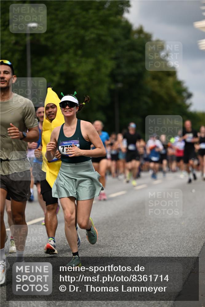 29.06.2025 - hella hamburg halbmarathon Dr. Thomas Lammeyer http://msf.ph/oto/8361714 29.06.2025 10:41:24 Kennedybrücke 56, 1022, 1118, 1253, 1276, 1339, 1488, 1490, 1597, 1819, 1952, 2072, 2104, 2199, 2272, 2552, 3165, 3230, 3398, 3428, 3714, 3873, 4347, 4618, 4733, 5146, 5224, 5560, 5786, 5940, 6243, 6584, 6804, 6821, 7202, 7235, 7707, 7823, 8257, 8258, 8315, 8758, 9054, 9055, 9918, 10024, 10112, 10476, 10762, 10798, 10862, 10919, 10931 meine-sportfotos.de