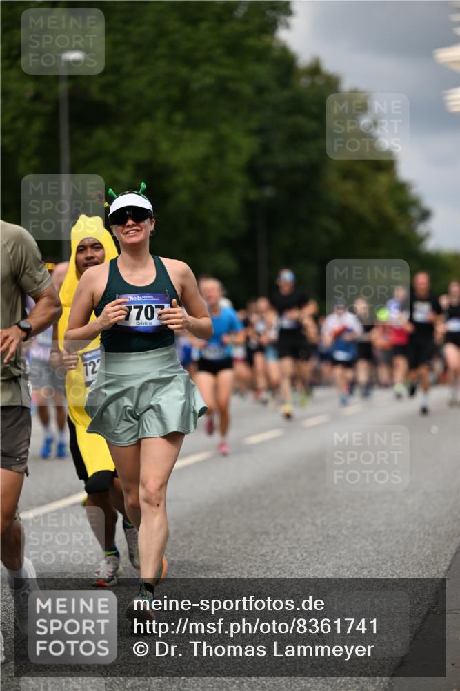 29.06.2025 - hella hamburg halbmarathon Dr. Thomas Lammeyer http://msf.ph/oto/8361741 29.06.2025 10:41:25 Kennedybrücke 56, 1022, 1118, 1253, 1276, 1339, 1488, 1490, 1597, 1819, 1952, 2072, 2104, 2199, 2272, 2552, 3165, 3230, 3398, 3428, 3714, 3873, 4347, 4618, 4733, 5146, 5224, 5560, 5640, 5786, 5940, 6243, 6584, 6804, 6821, 7202, 7235, 7707, 7823, 8257, 8258, 8315, 8758, 9054, 9055, 10024, 10112, 10476, 10762, 10798, 10862, 10919, 10931 meine-sportfotos.de