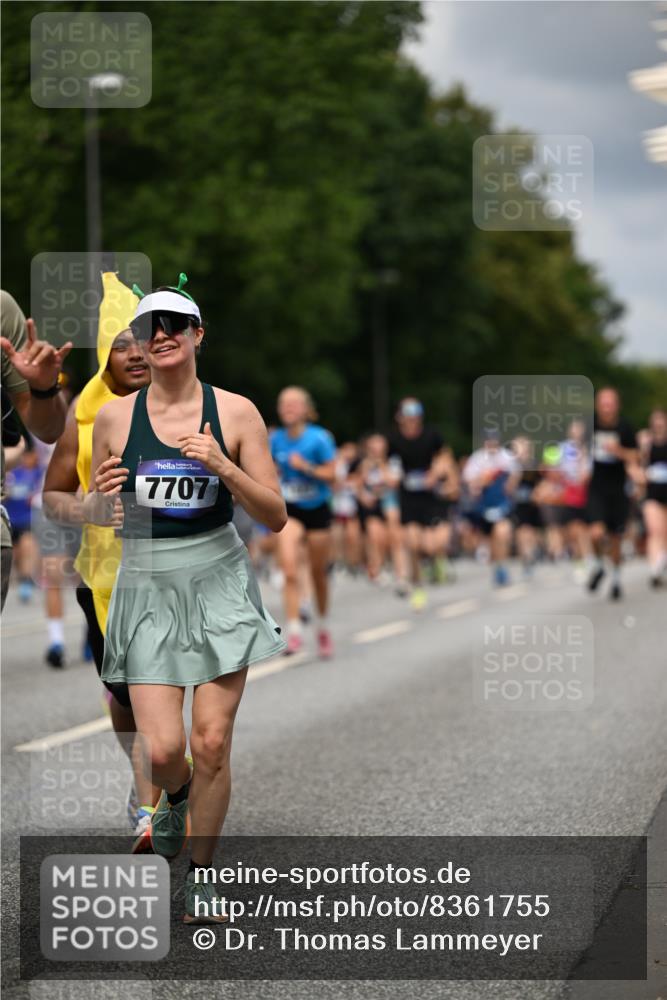 29.06.2025 - hella hamburg halbmarathon Dr. Thomas Lammeyer http://msf.ph/oto/8361755 29.06.2025 10:41:25 Kennedybrücke 56, 1022, 1118, 1253, 1276, 1339, 1488, 1490, 1597, 1819, 1952, 2072, 2104, 2199, 2272, 2552, 3165, 3230, 3398, 3428, 3714, 3873, 4347, 4618, 4733, 5146, 5224, 5560, 5640, 5786, 5940, 6243, 6584, 6804, 6821, 7202, 7235, 7707, 7823, 8257, 8258, 8315, 8758, 9054, 9055, 10024, 10112, 10476, 10762, 10798, 10862, 10919, 10931 meine-sportfotos.de