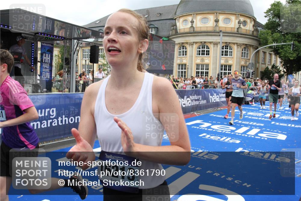 29.06.2025 - hella hamburg halbmarathon Michael Strokosch http://msf.ph/oto/8361790 29.06.2025 10:55:33 Ziel 1130, 2252, 2771, 4951, 5319, 6591, 6938, 8573, 11554, 12544, 12584, 13234, 13267, 14036, 14592, 16213, 16334, 16609, 17603 meine-sportfotos.de