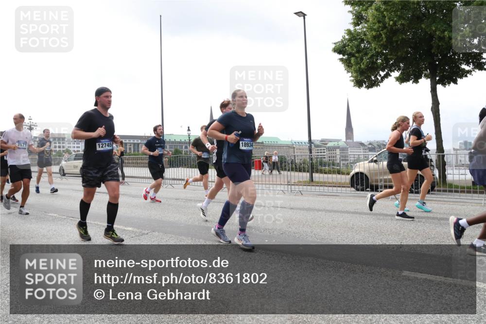 29.06.2025 - hella hamburg halbmarathon Lena Gebhardt http://msf.ph/oto/8361802 29.06.2025 10:39:18 Lombardsbrücke 2571, 12745, 15112, 18934, 1232, 1390, 1451, 1760, 1856, 1883, 2092, 2524, 2534, 2571, 2574, 2578, 2843, 2893, 2998, 3275, 3307, 3353, 3727, 3745, 4257, 4320, 4410, 4523, 4603, 4609, 4659, 4855, 4882, 4964, 6062, 6112, 6321, 6342, 6343, 6611, 6719, 6726, 6748, 7341, 7501, 7506, 7524, 7589, 7684, 7815, 8203, 8243, 8457, 8783, 8995, 9393, 9420, 9446, 9569, 9698, 9708, 9777, 9974, 9977, 10001, 10072, 10315, 10512, 10516, 10554, 13060 meine-sportfotos.de