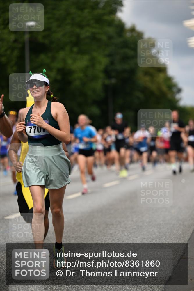 29.06.2025 - hella hamburg halbmarathon Dr. Thomas Lammeyer http://msf.ph/oto/8361860 29.06.2025 10:41:25 Kennedybrücke 56, 1022, 1118, 1253, 1276, 1339, 1488, 1490, 1597, 1819, 1952, 2072, 2104, 2199, 2272, 2552, 3165, 3230, 3398, 3428, 3714, 3873, 4347, 4618, 4733, 5146, 5224, 5560, 5640, 5786, 5940, 6243, 6584, 6804, 6821, 7202, 7235, 7707, 7823, 8257, 8258, 8315, 8758, 9054, 9055, 10024, 10112, 10476, 10762, 10798, 10862, 10919, 10931 meine-sportfotos.de