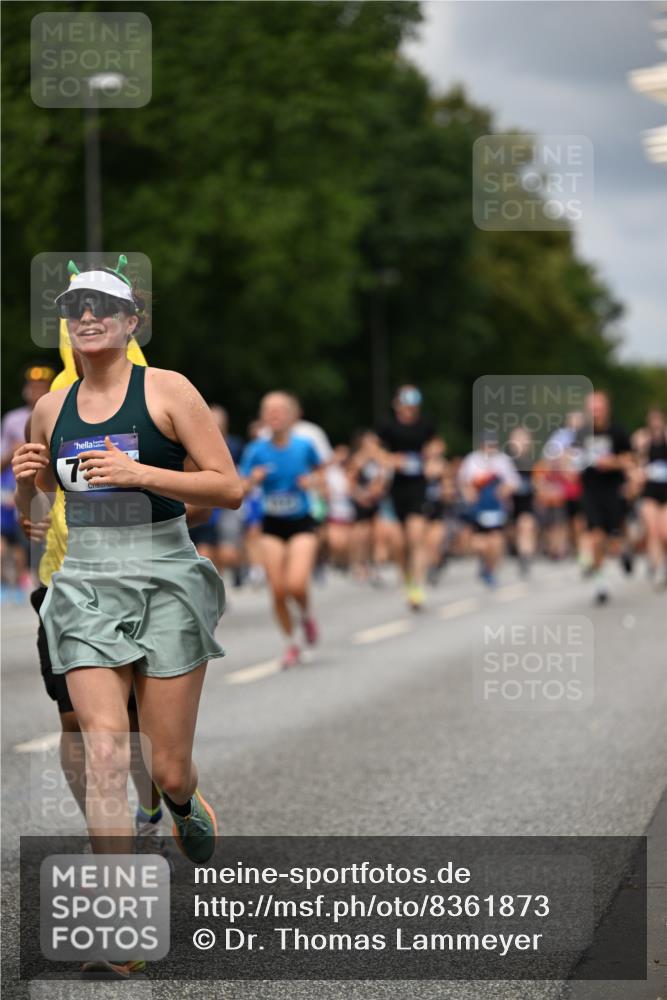 29.06.2025 - hella hamburg halbmarathon Dr. Thomas Lammeyer http://msf.ph/oto/8361873 29.06.2025 10:41:25 Kennedybrücke 56, 1022, 1118, 1253, 1276, 1339, 1488, 1490, 1597, 1819, 1952, 2072, 2104, 2199, 2272, 2552, 3165, 3230, 3398, 3428, 3714, 3873, 4347, 4618, 4733, 5146, 5224, 5560, 5640, 5786, 5940, 6243, 6584, 6804, 6821, 7202, 7235, 7707, 7823, 8257, 8258, 8315, 8758, 9054, 9055, 10024, 10112, 10476, 10762, 10798, 10862, 10919, 10931 meine-sportfotos.de