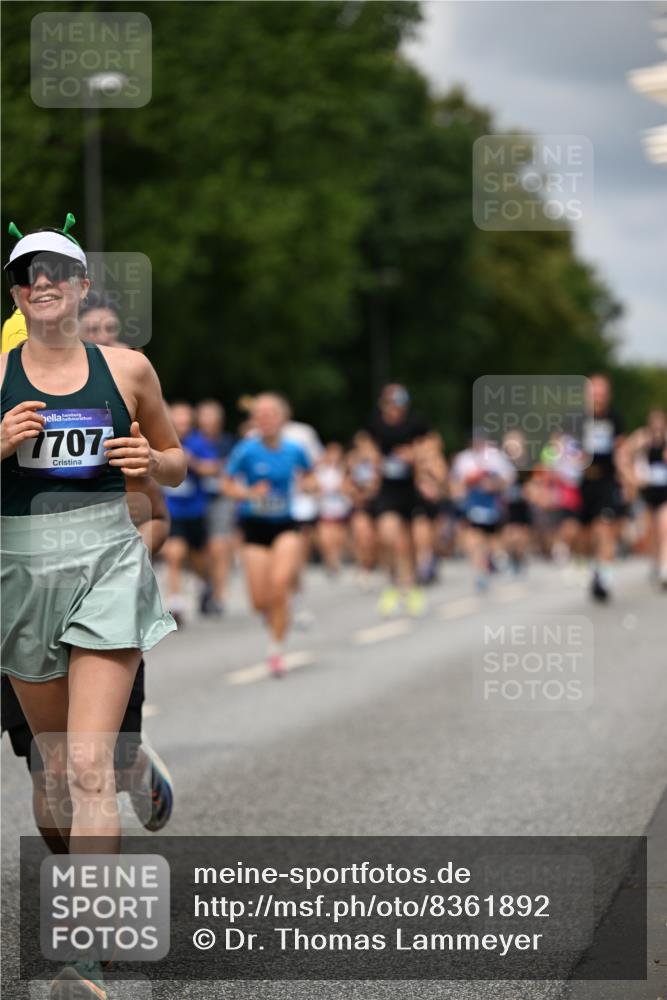 29.06.2025 - hella hamburg halbmarathon Dr. Thomas Lammeyer http://msf.ph/oto/8361892 29.06.2025 10:41:25 Kennedybrücke 56, 1022, 1118, 1253, 1276, 1339, 1488, 1490, 1597, 1819, 1952, 2072, 2104, 2199, 2272, 2552, 3165, 3230, 3398, 3428, 3714, 3873, 4347, 4618, 4733, 5146, 5224, 5560, 5640, 5786, 5940, 6243, 6584, 6804, 6821, 7202, 7235, 7707, 7823, 8257, 8258, 8315, 8758, 9054, 9055, 10024, 10112, 10476, 10762, 10798, 10862, 10919, 10931 meine-sportfotos.de