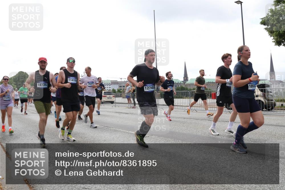 29.06.2025 - hella hamburg halbmarathon Lena Gebhardt http://msf.ph/oto/8361895 29.06.2025 10:39:18 Lombardsbrücke 15262, 18725, 11419, 7506, 7506, 2571, 12745, 15112, 14956, 18934, 1232, 1390, 1451, 1760, 1856, 1883, 2092, 2524, 2534, 2571, 2574, 2578, 2843, 2893, 2998, 3275, 3307, 3353, 3727, 3745, 4257, 4320, 4410, 4523, 4603, 4609, 4659, 4855, 4882, 4964, 6062, 6112, 6321, 6342, 6343, 6611, 6719, 6726, 6748, 7341, 7501, 7506, 7524, 7589, 7684, 7815, 8203, 8243, 8457, 8783, 8995, 9393, 9420, 9446, 9569, 9698, 9708, 9777, 9974, 9977, 10001, 10072, 10315, 10512, 10516, 10554, 13060 meine-sportfotos.de