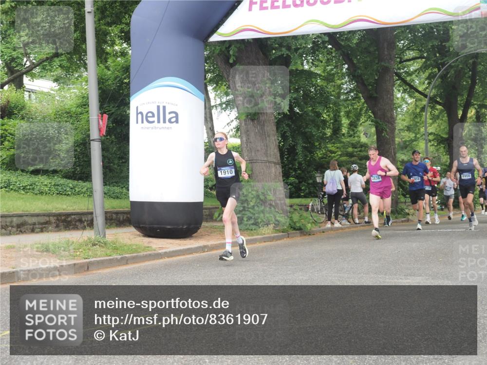 29.06.2025 - hella hamburg halbmarathon KatJ http://msf.ph/oto/8361907 29.06.2025 10:22:36 Zwischen KM18-KM19 1910, 4602 meine-sportfotos.de