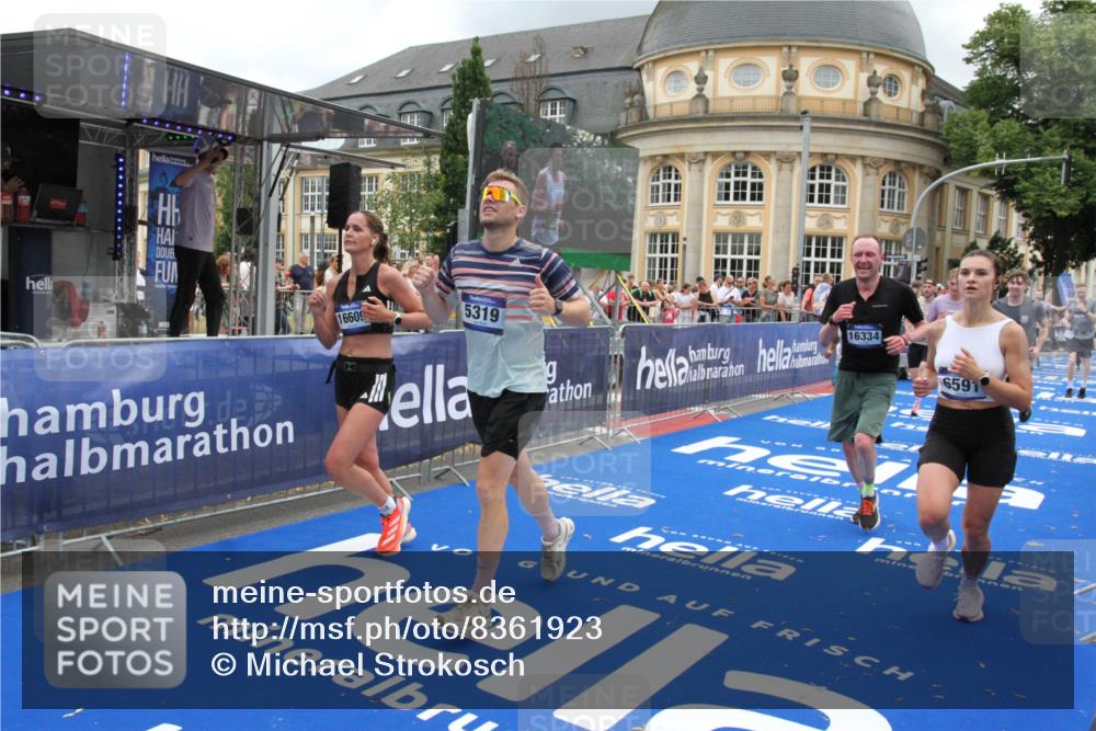 29.06.2025 - hella hamburg halbmarathon Michael Strokosch http://msf.ph/oto/8361923 29.06.2025 10:55:35 Ziel 2252, 3037, 4951, 5319, 6591, 8573, 11554, 11568, 12196, 12544, 12584, 13267, 14036, 14592, 16110, 16213, 16334, 16609, 17615 meine-sportfotos.de