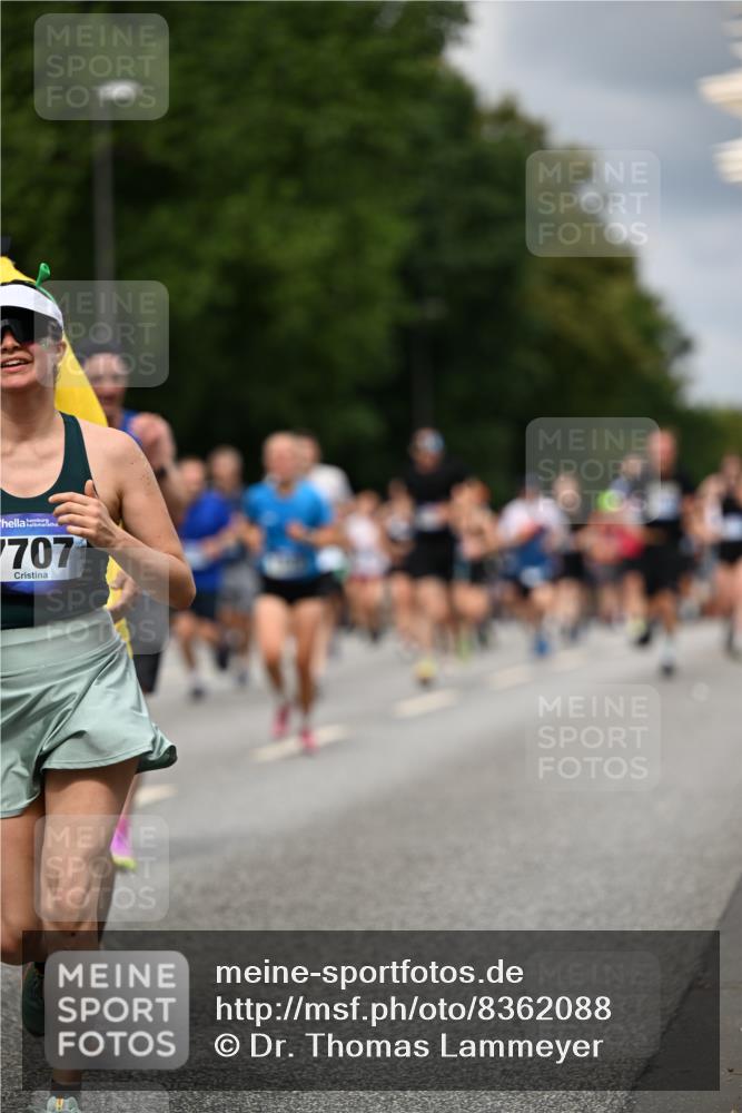 29.06.2025 - hella hamburg halbmarathon Dr. Thomas Lammeyer http://msf.ph/oto/8362088 29.06.2025 10:41:26 Kennedybrücke 56, 1022, 1118, 1253, 1276, 1339, 1488, 1490, 1597, 1819, 1952, 2072, 2104, 2199, 2272, 2480, 2552, 3165, 3230, 3714, 3873, 4347, 4618, 4733, 5146, 5224, 5560, 5640, 5786, 5940, 6243, 6584, 6804, 6821, 7202, 7235, 7707, 7823, 8257, 8258, 8315, 8758, 9054, 9055, 10024, 10112, 10476, 10762, 10798, 10862, 10919, 10931 meine-sportfotos.de