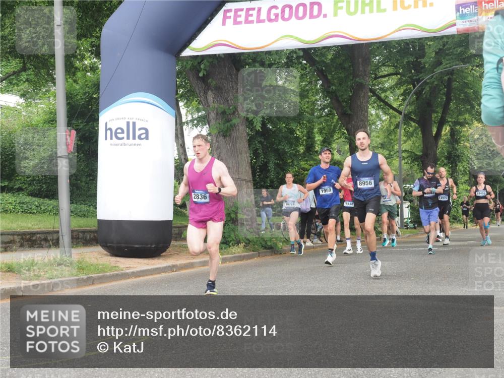 29.06.2025 - hella hamburg halbmarathon KatJ http://msf.ph/oto/8362114 29.06.2025 10:22:38 Zwischen KM18-KM19 1910, 1959, 2836, 4602 meine-sportfotos.de