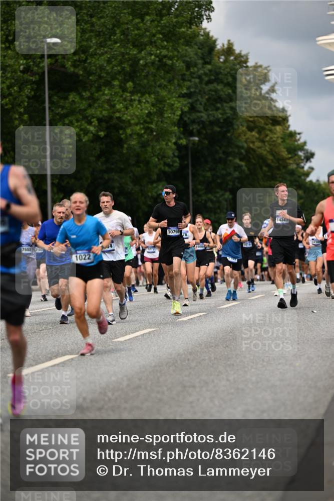 29.06.2025 - hella hamburg halbmarathon Dr. Thomas Lammeyer http://msf.ph/oto/8362146 29.06.2025 10:41:27 Kennedybrücke 56, 1022, 1118, 1253, 1276, 1339, 1488, 1490, 1597, 1819, 1952, 2072, 2104, 2199, 2272, 2480, 2552, 3165, 3230, 3714, 3873, 4347, 4618, 4733, 5146, 5224, 5560, 5640, 5786, 5940, 6243, 6584, 6804, 6821, 7085, 7202, 7235, 7707, 7823, 8257, 8258, 8315, 8758, 9054, 9055, 10024, 10112, 10476, 10762, 10798, 10862, 10919, 10931 meine-sportfotos.de