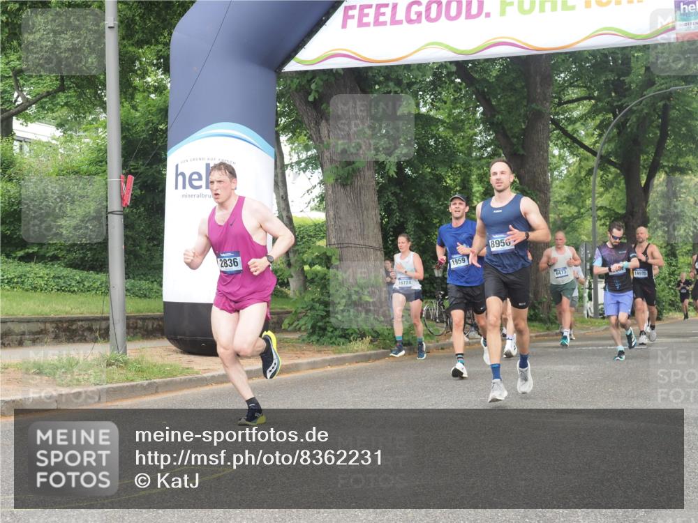 29.06.2025 - hella hamburg halbmarathon KatJ http://msf.ph/oto/8362231 29.06.2025 10:22:38 Zwischen KM18-KM19 1910, 1959, 2836, 4602 meine-sportfotos.de